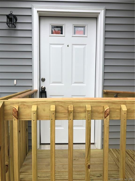 132 Sheldon Ter Unit 6 - Photo 2 of 16