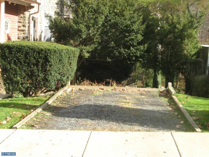 501 Valley Rd - Photo 2 of 18