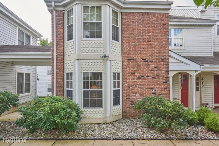 271 Tulip Ln - Photo 2 of 10