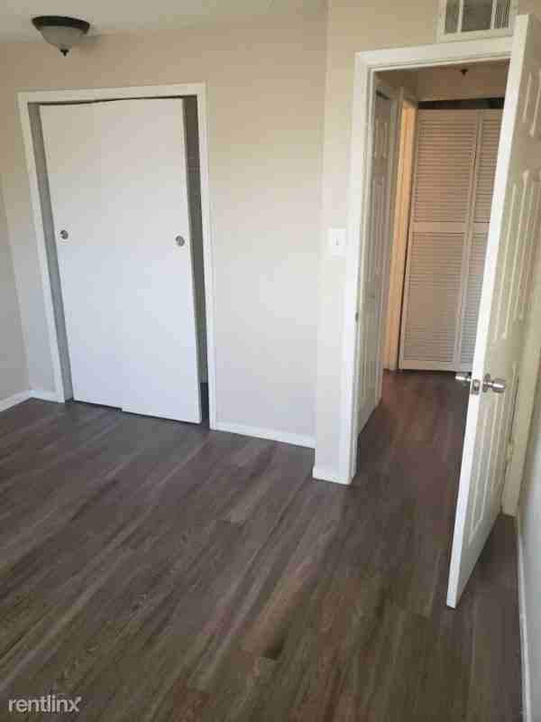 3950 Turnpike Dr - Photo 2 of 7