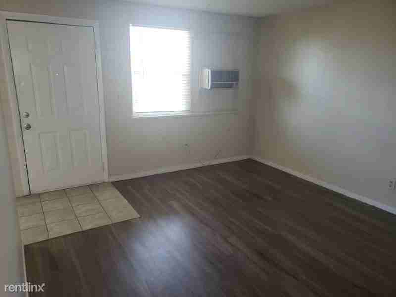 3950 Turnpike Dr - Photo 3 of 7