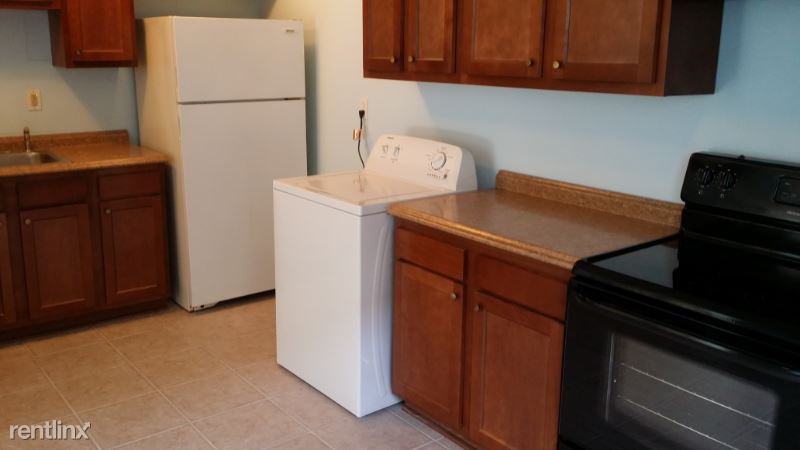 1140 Lake Ave - Photo 2 of 10