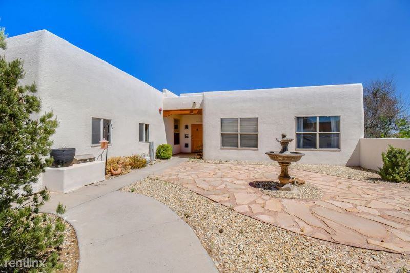 832 832 Monterrey Rd NE G - Photo 2 of 42