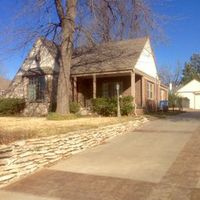 1923 S College Ave - Photo 2 of 19