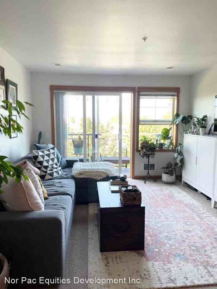 1901 California Ave SW - Photo 2 of 15