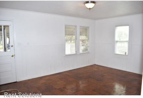 1910 W State St - Photo 2 of 10