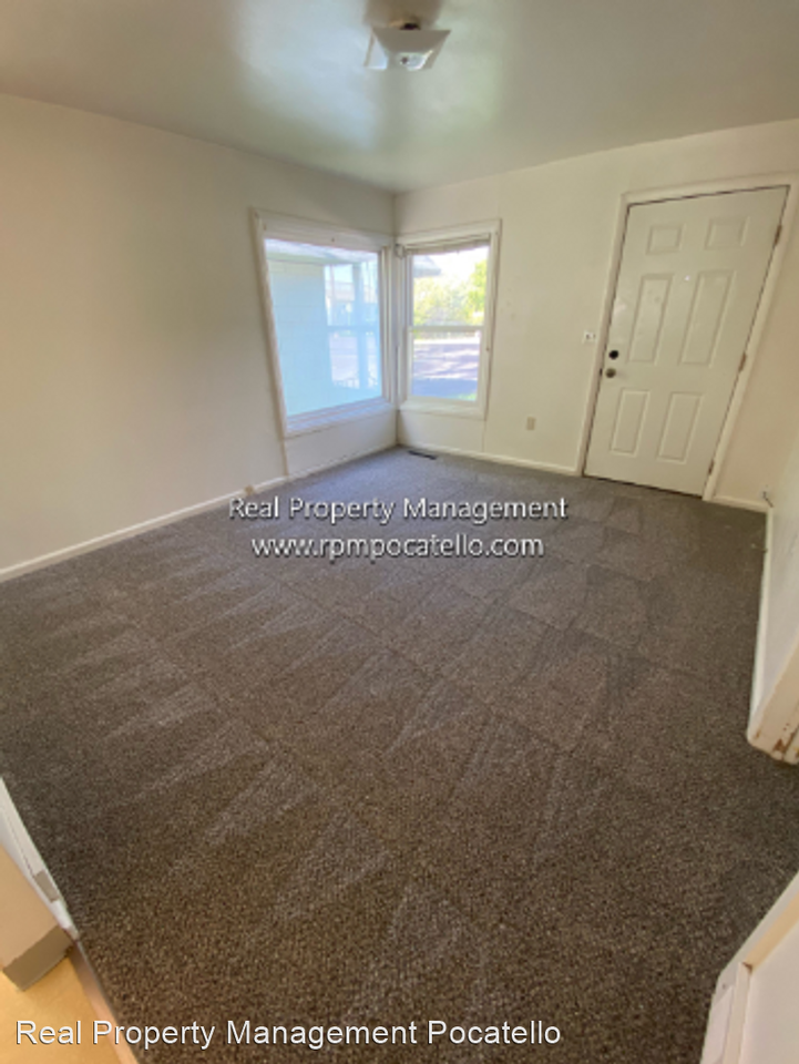 3340 -3342 Pole Line - Photo 2 of 7