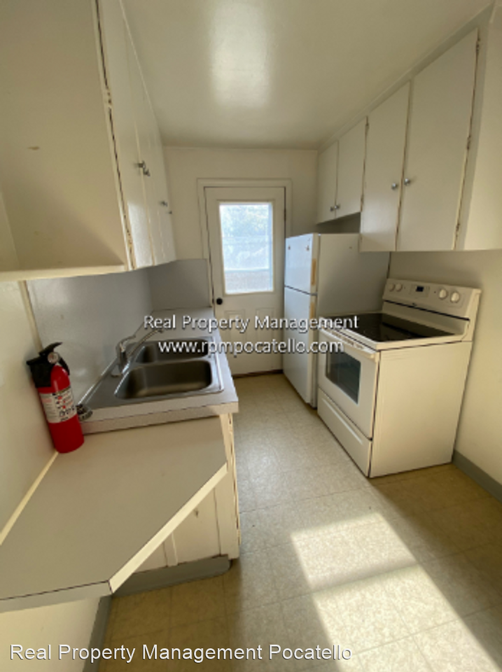 3340 -3342 Pole Line - Photo 3 of 7