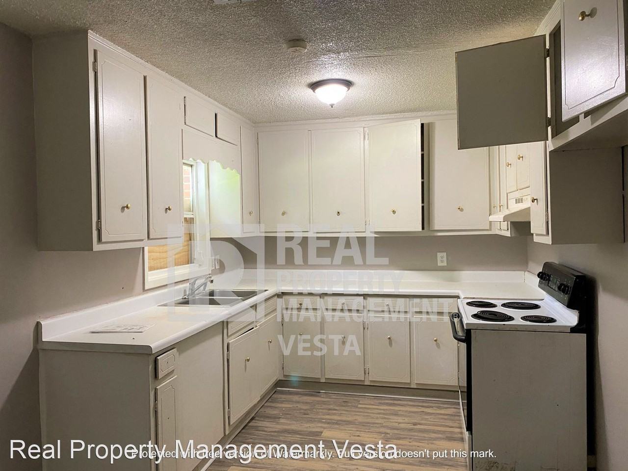 2403 N Groveland Cir - Photo 3 of 10