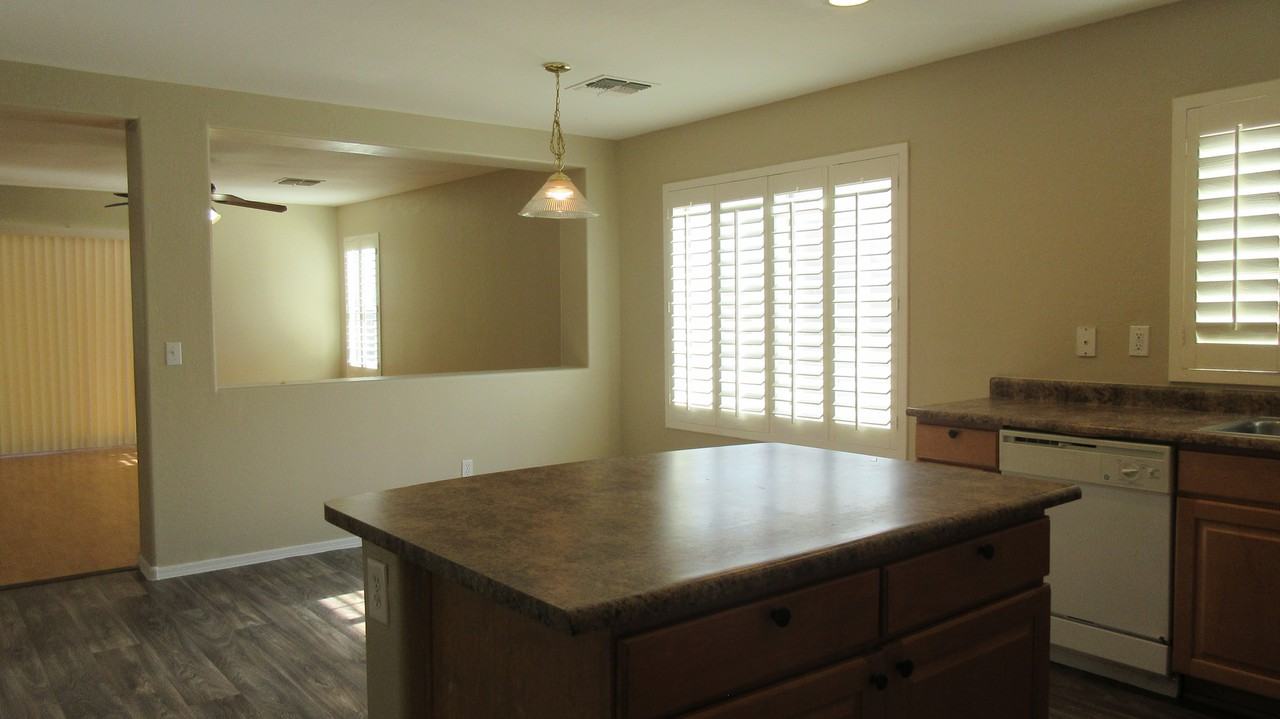 3323 W Saint Anne Ave - Photo 3 of 19