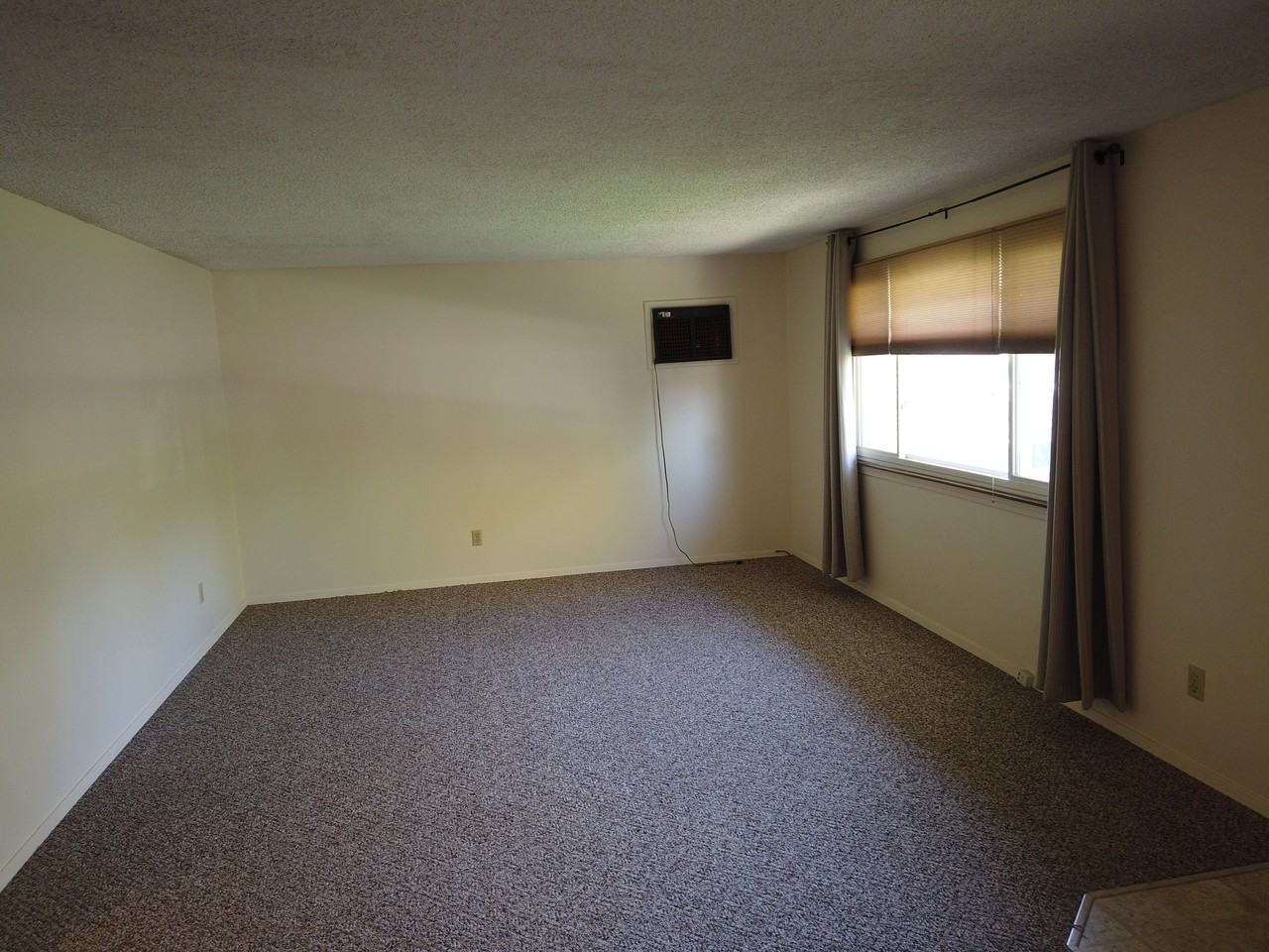 919 Van Pl - Photo 2 of 10