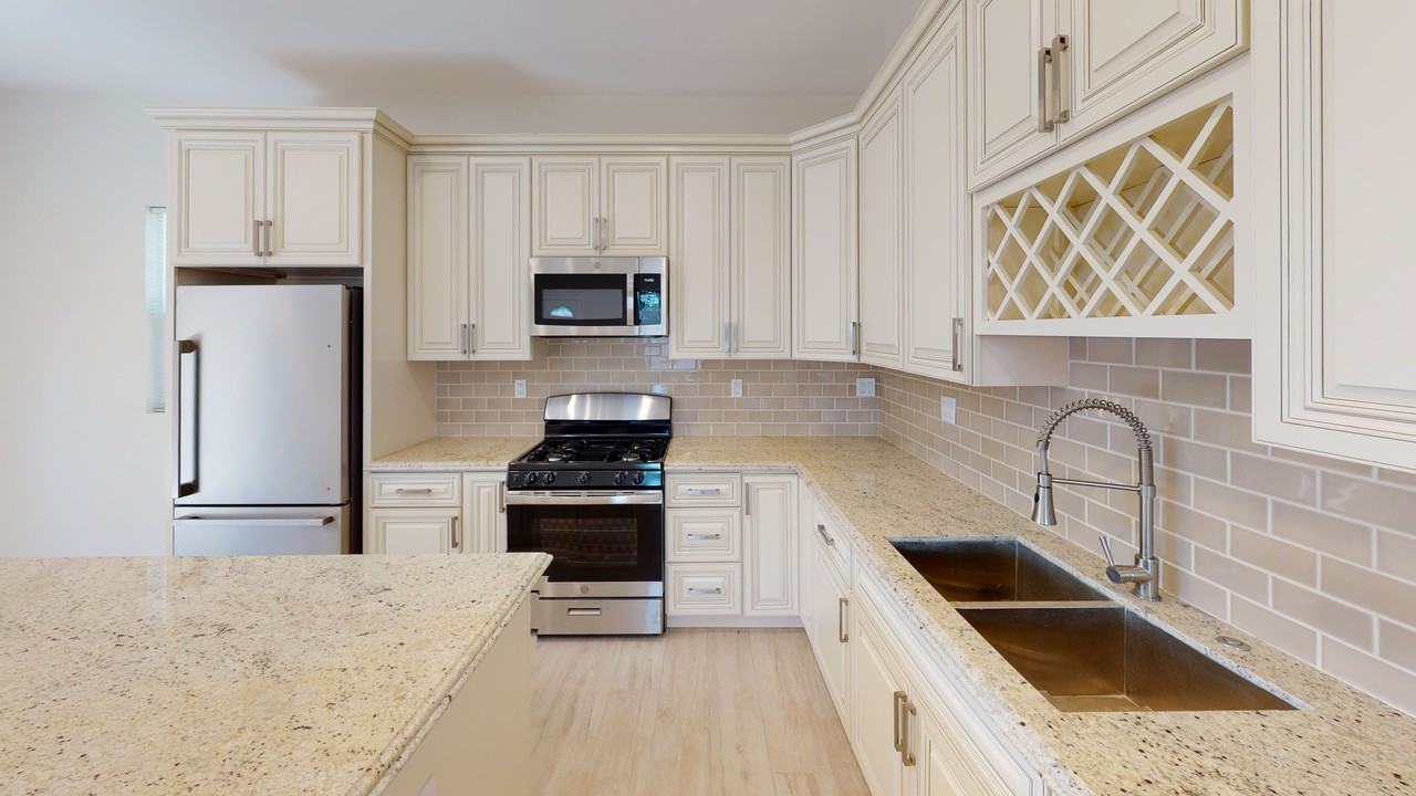 7252 Glade Ave - Photo 3 of 18