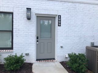 1009 Dansby Dr - Photo 2 of 38