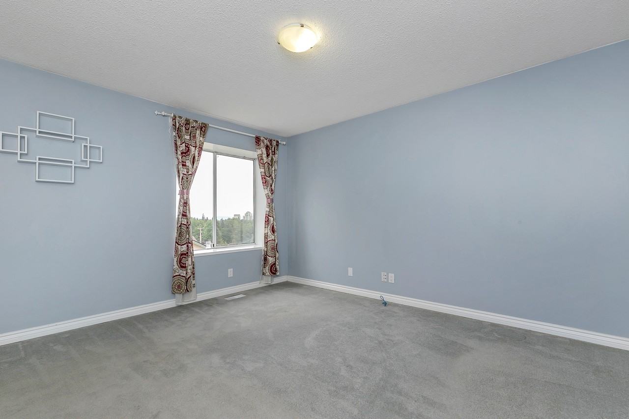 1281 Johnson Crt - Photo 3 of 19