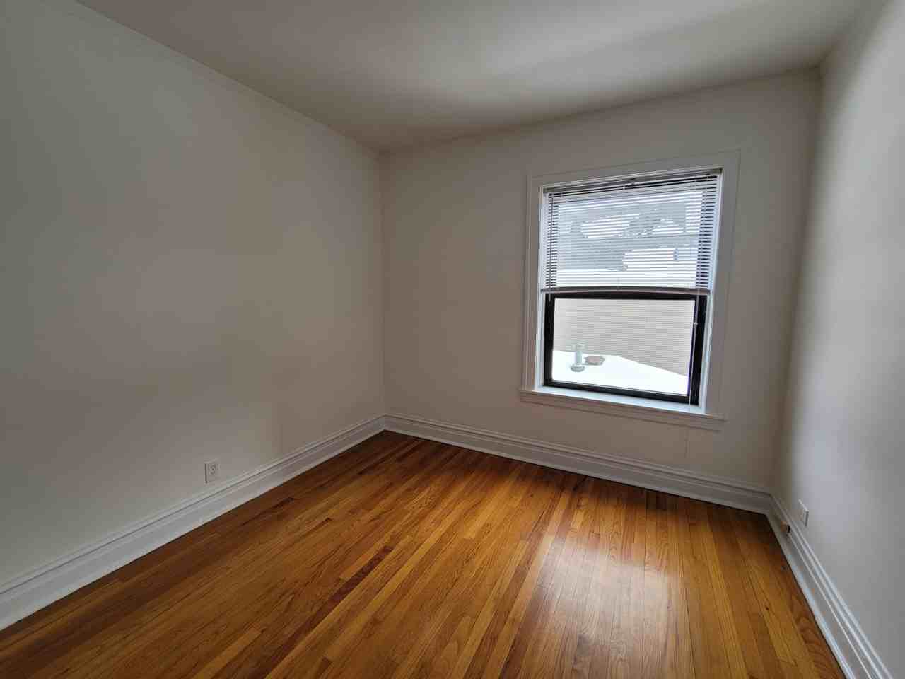 1909-13 W. Larchmont Ave. - Photo 2 of 23