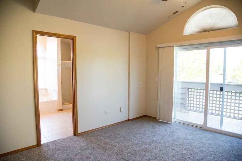 379 Columbia Point Drive - Photo 7 of 14