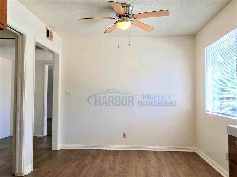 994 994 W. 7th Street - 2 - Photo 3 of 16