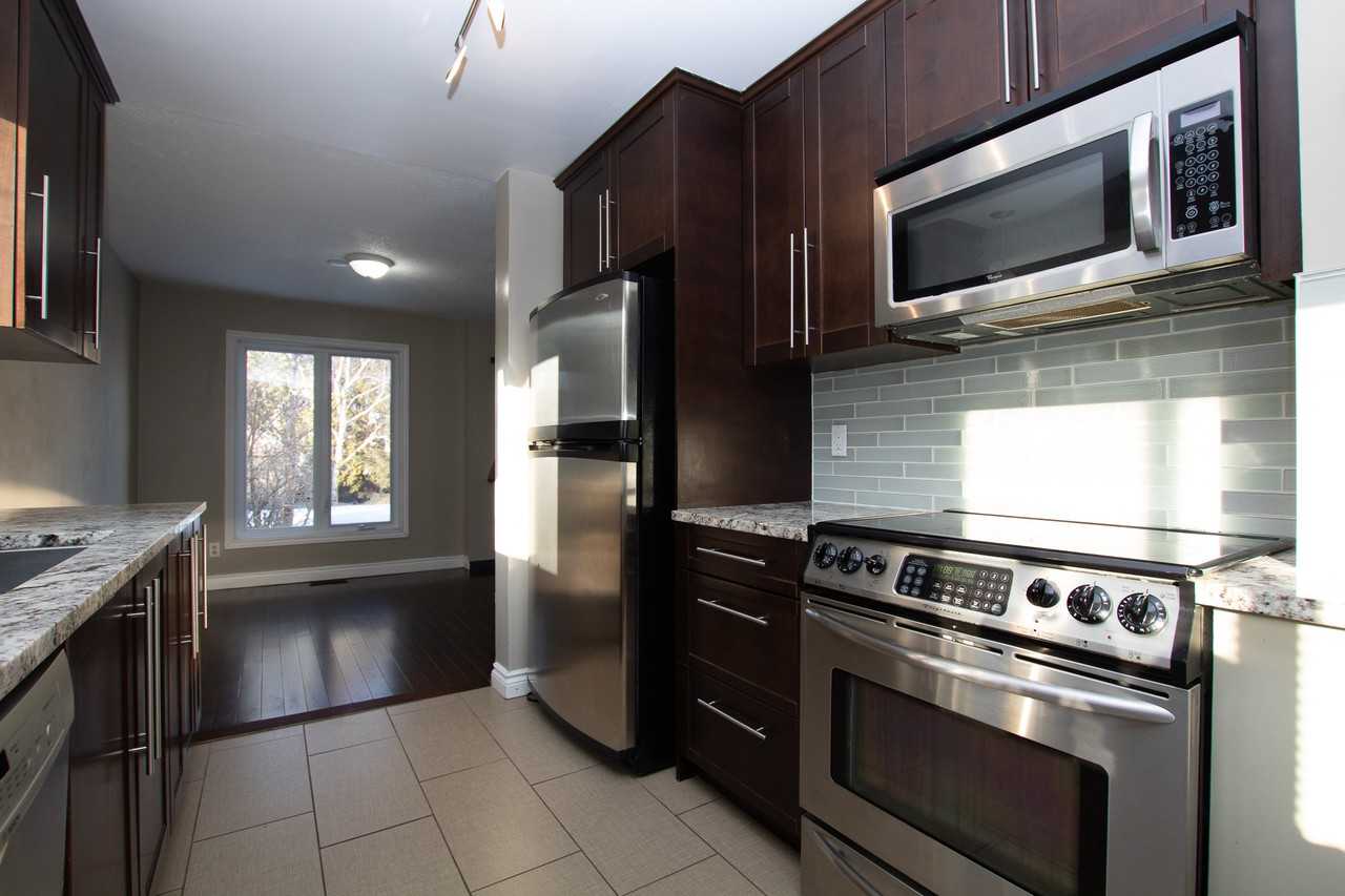 6040 Valley Field Crescent - Photo 2 of 10