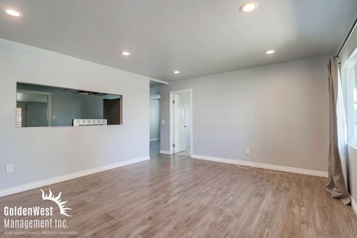 517 Sears Ave - Photo 3 of 13