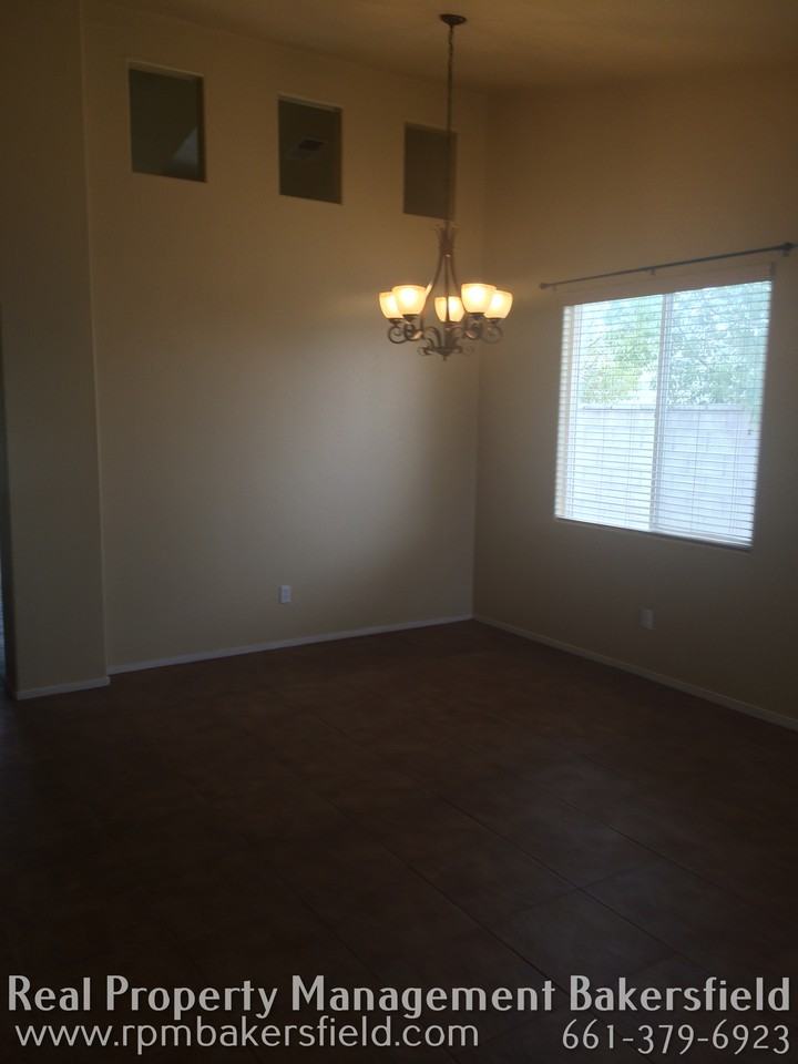 4322 Fairmount Park Dr - Photo 3 of 17