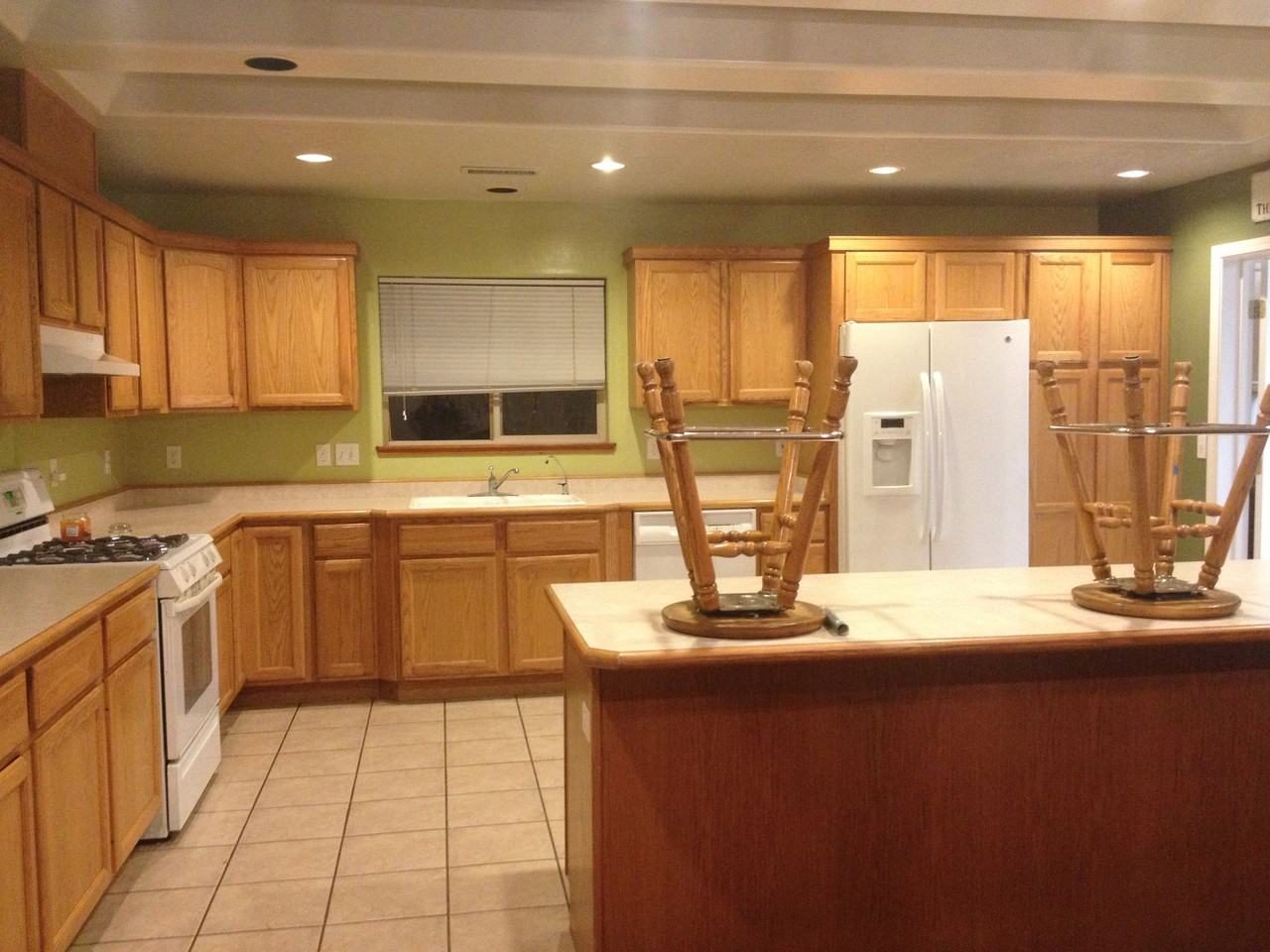 1923 W University Ave - Photo 2 of 13