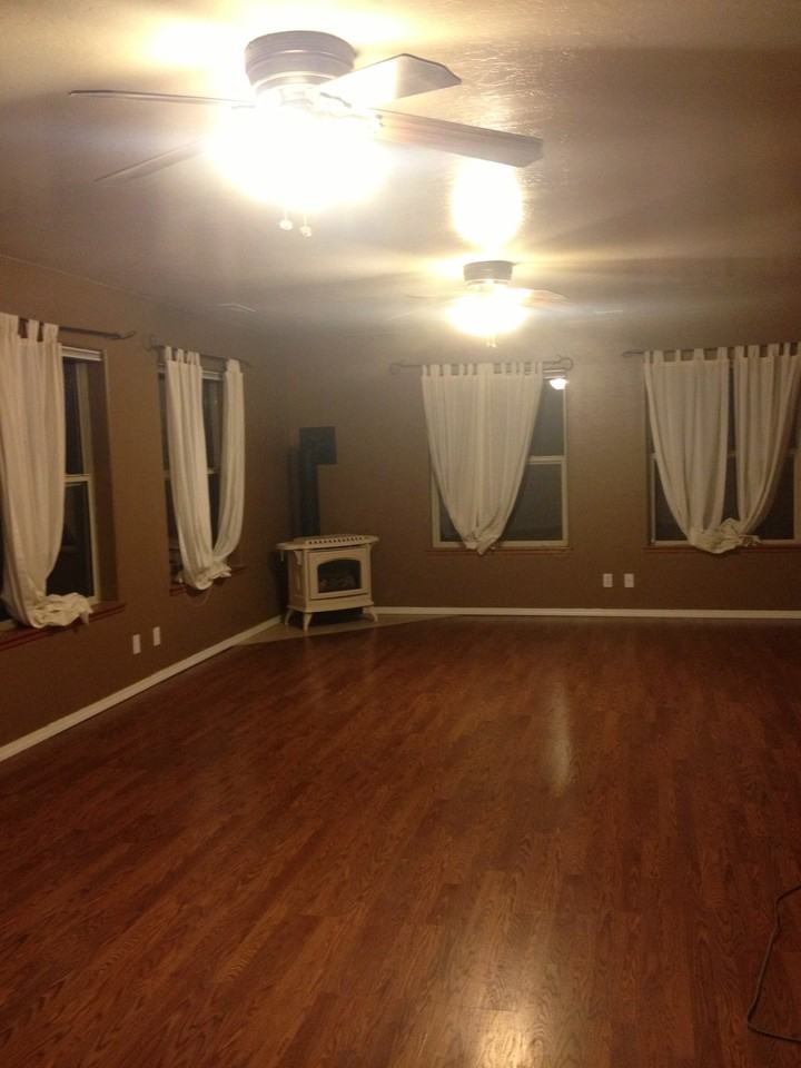 1923 W University Ave - Photo 3 of 13