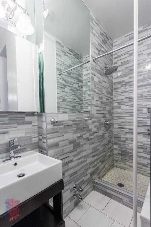 E 28th St #1B - Photo 5 of 5