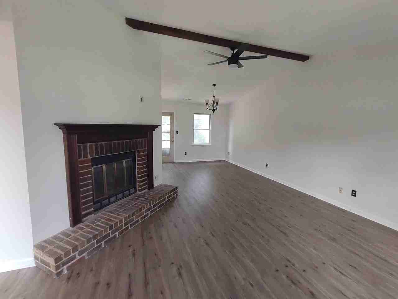 1007 Kinsey Dr Se #1 - Photo 2 of 10