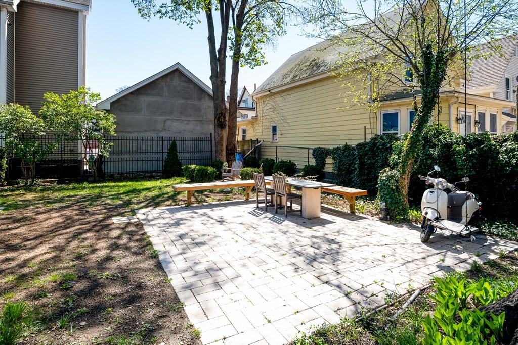 34 Everett Ave #1 - Photo 4 of 19