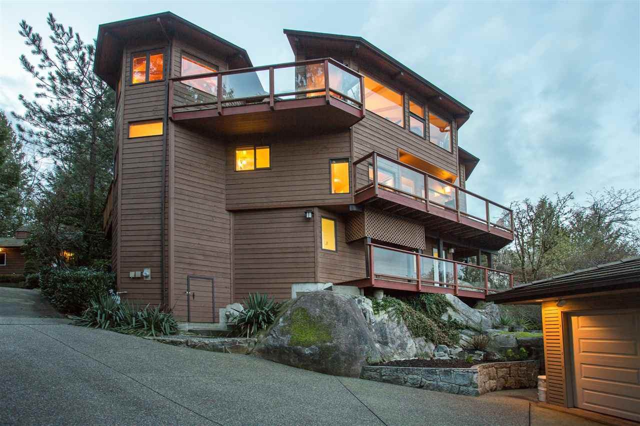 1672 Roxbury Place - Photo 3 of 47