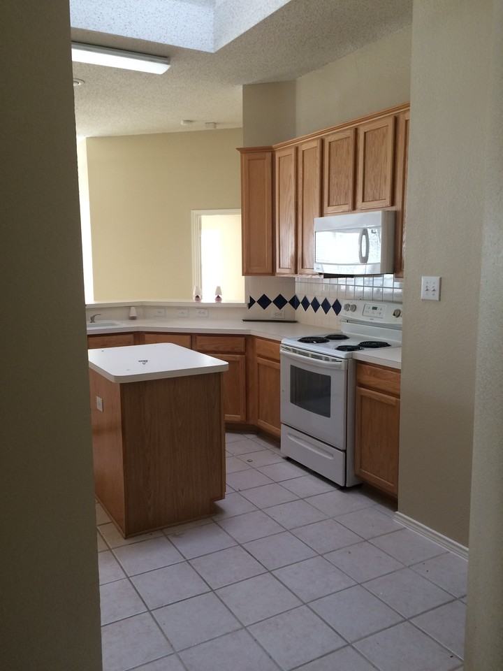 8133 Ross Lake Dr - Photo 3 of 20