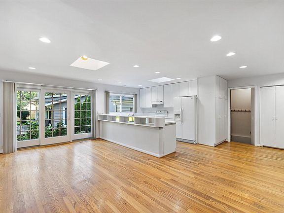 966 Woodlea St - Photo 2 of 15