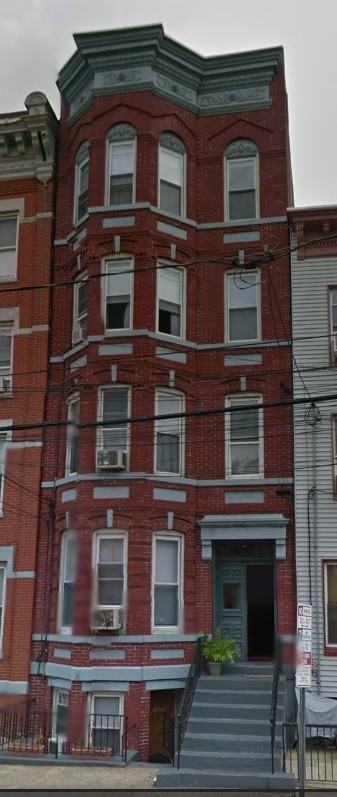 343 Pavonia Avenue - Photo 3 of 12