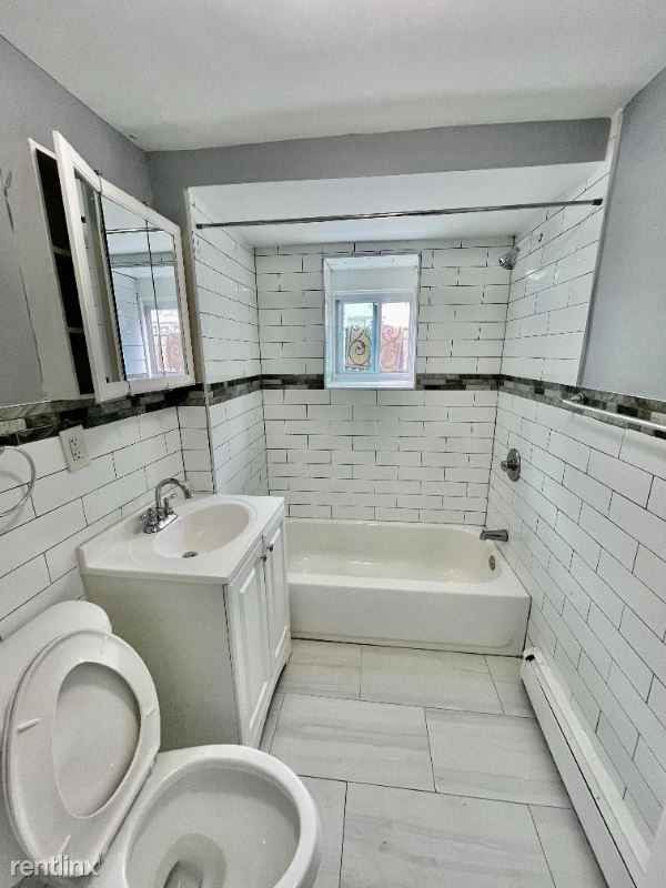 141 W 54th St - Photo 3 of 5