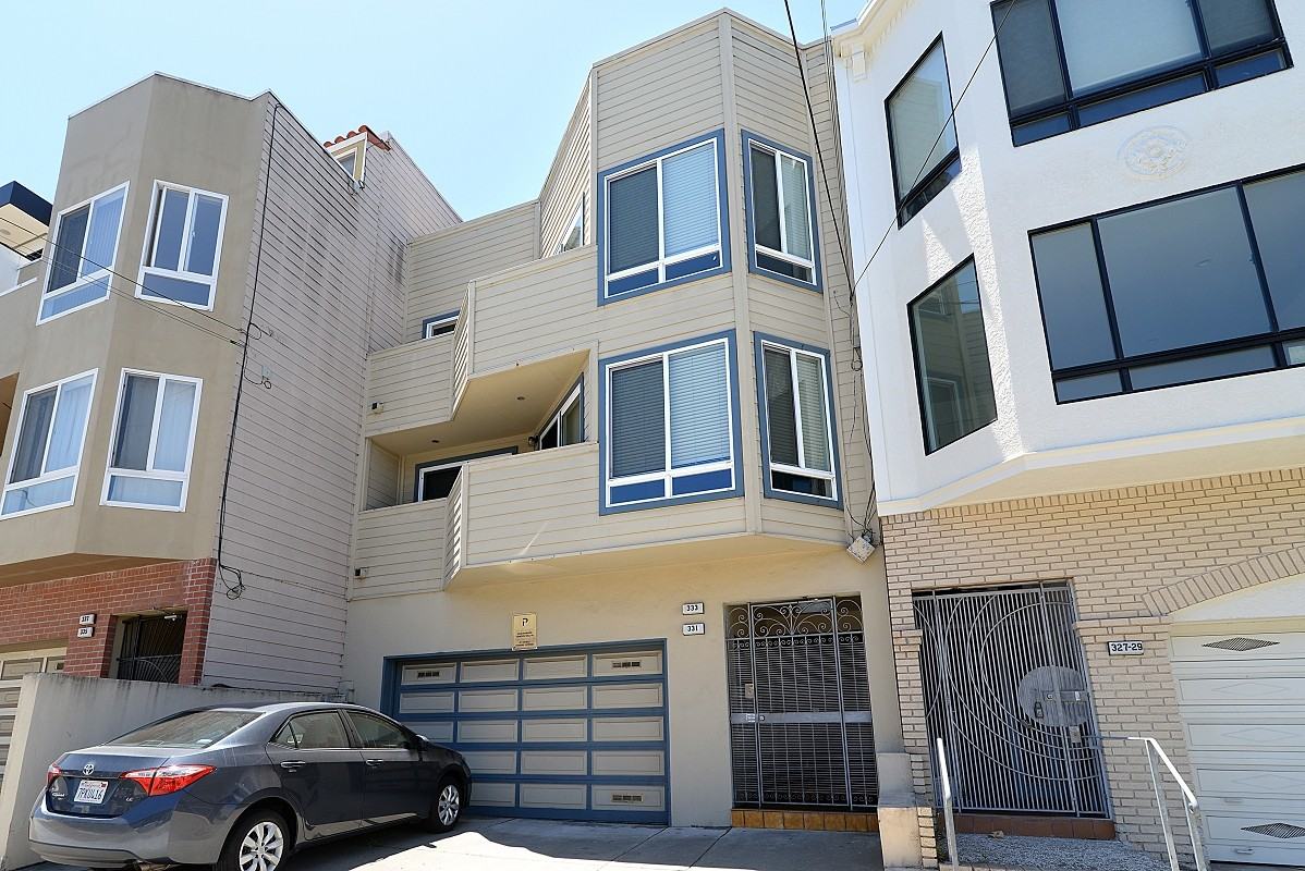 333 18th Ave - Photo 3 of 22