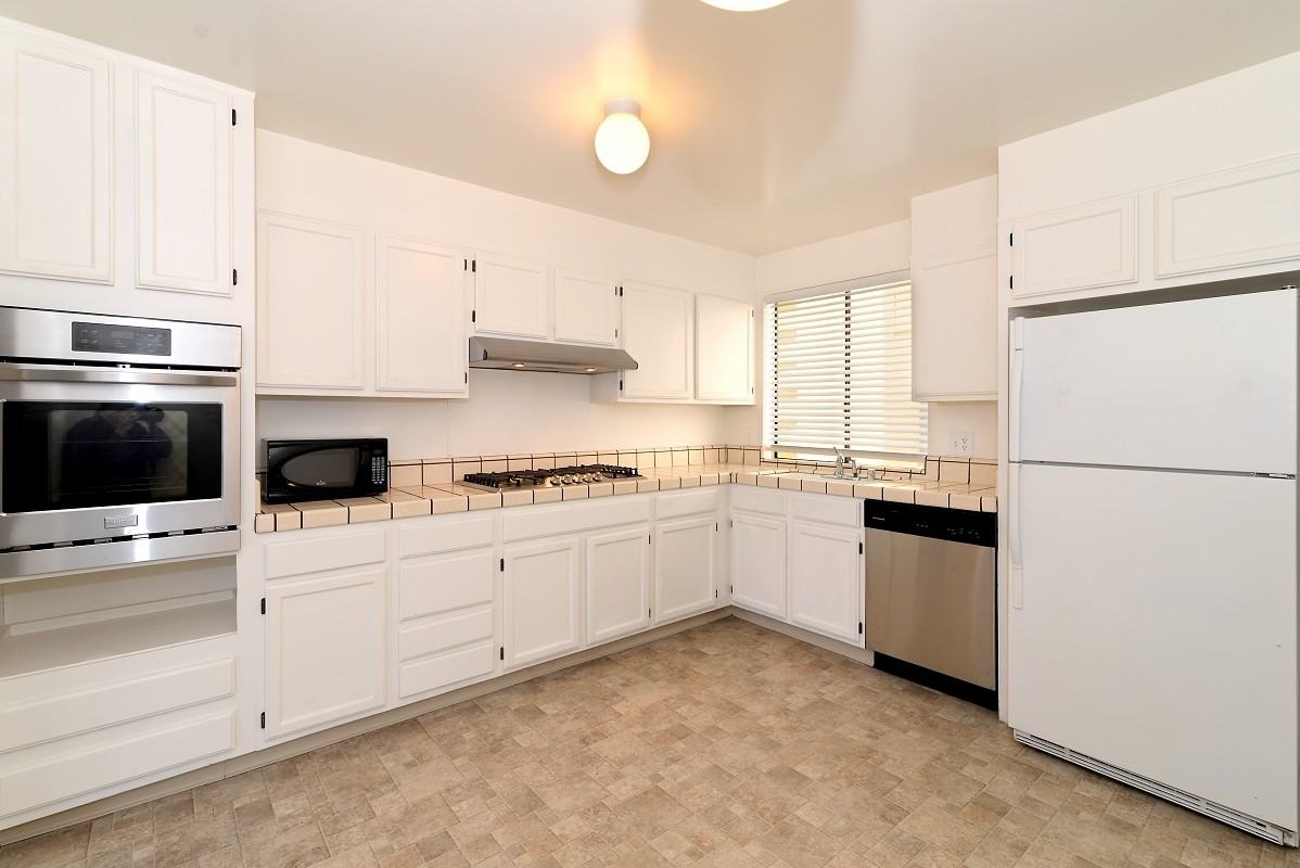 333 18th Ave - Photo 5 of 22