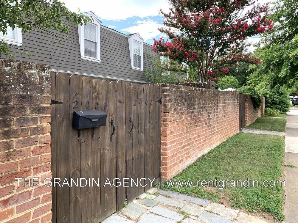 2008 Sherwood Ave Sw - Photo 2 of 2