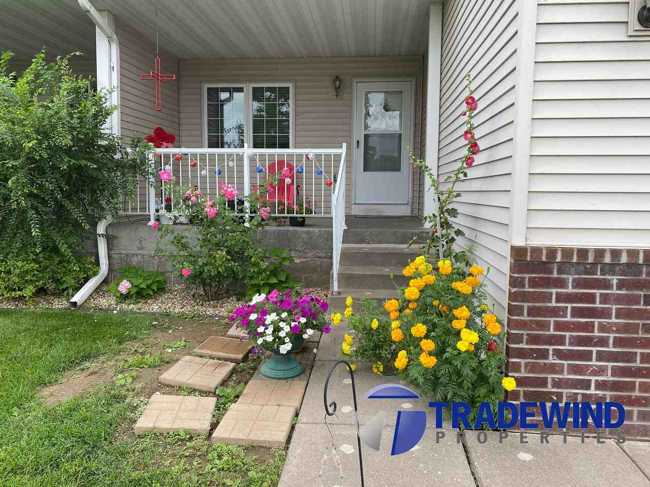 502 Eagle Lake Road South - Photo 2 of 15