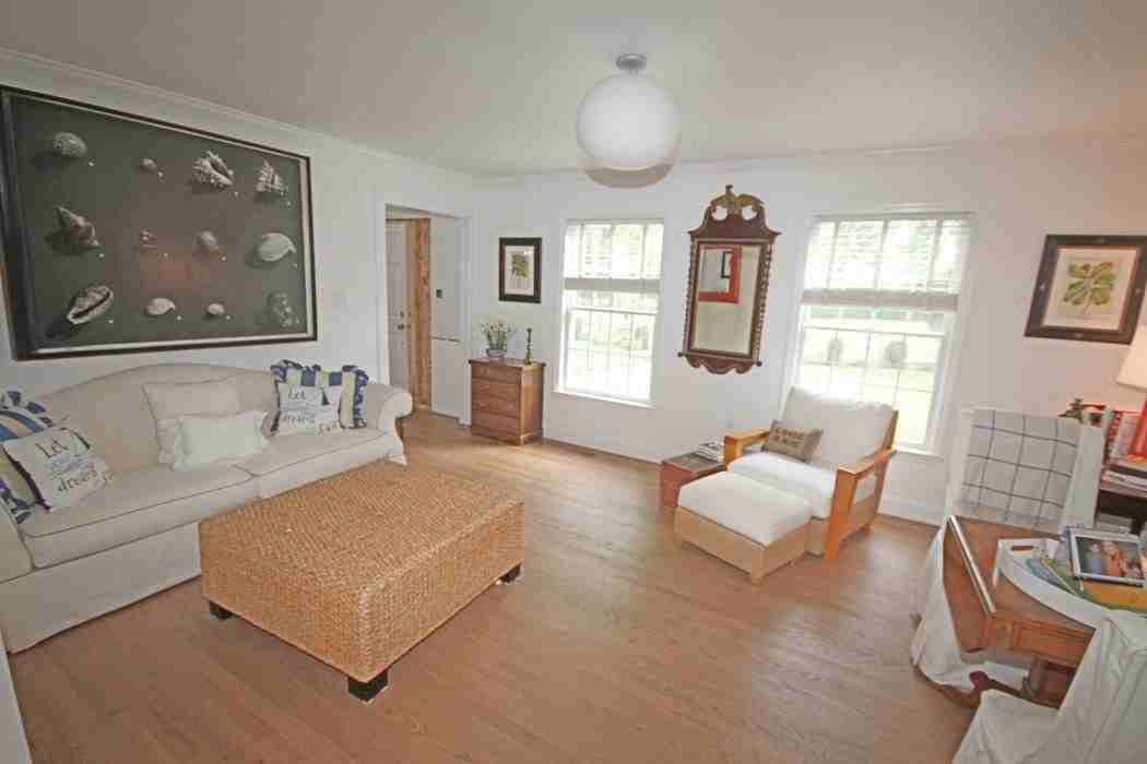 Bellows Ct - Photo 3 of 13