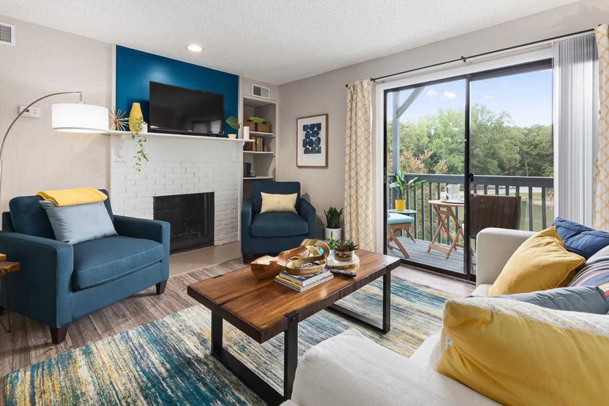 Edgewater Village Apartments - Photo 7 of 48