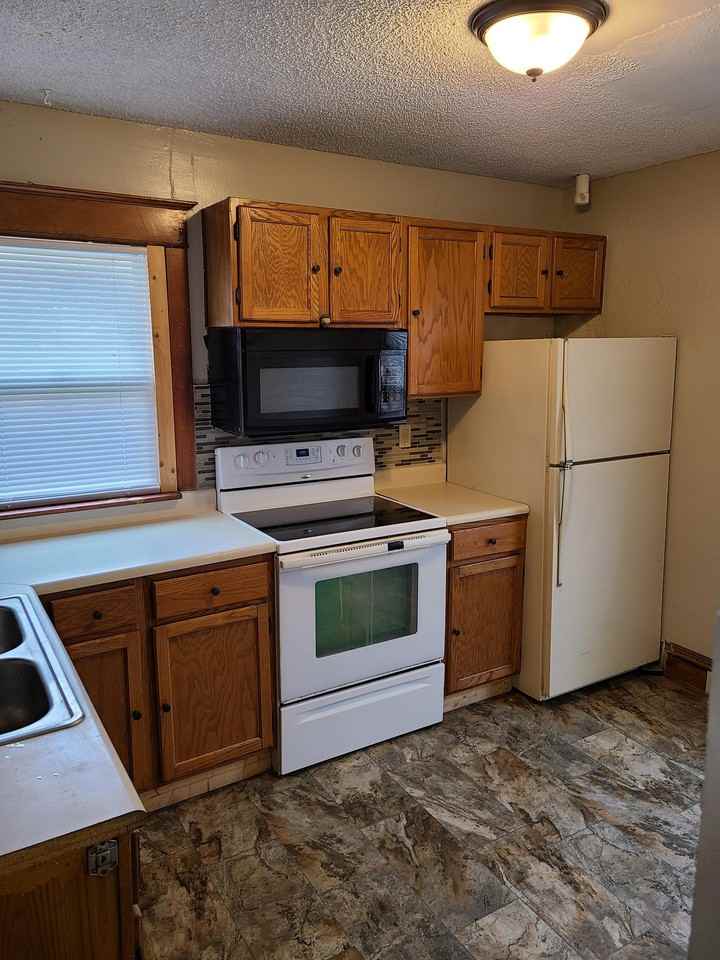 228 1/2 Randolph St #228-1-2 - Photo 4 of 10