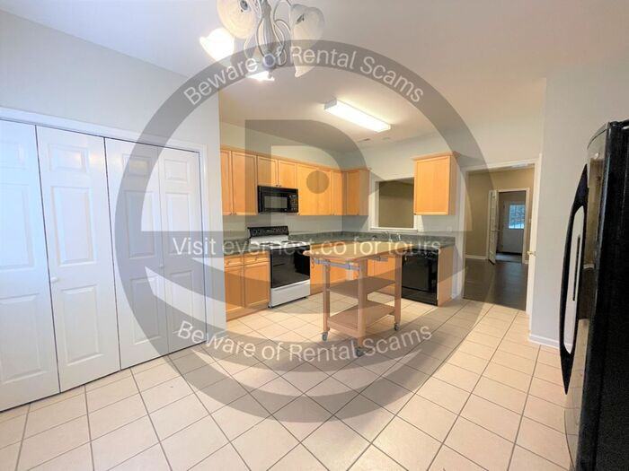 632 Parkside Cir - Photo 3 of 18