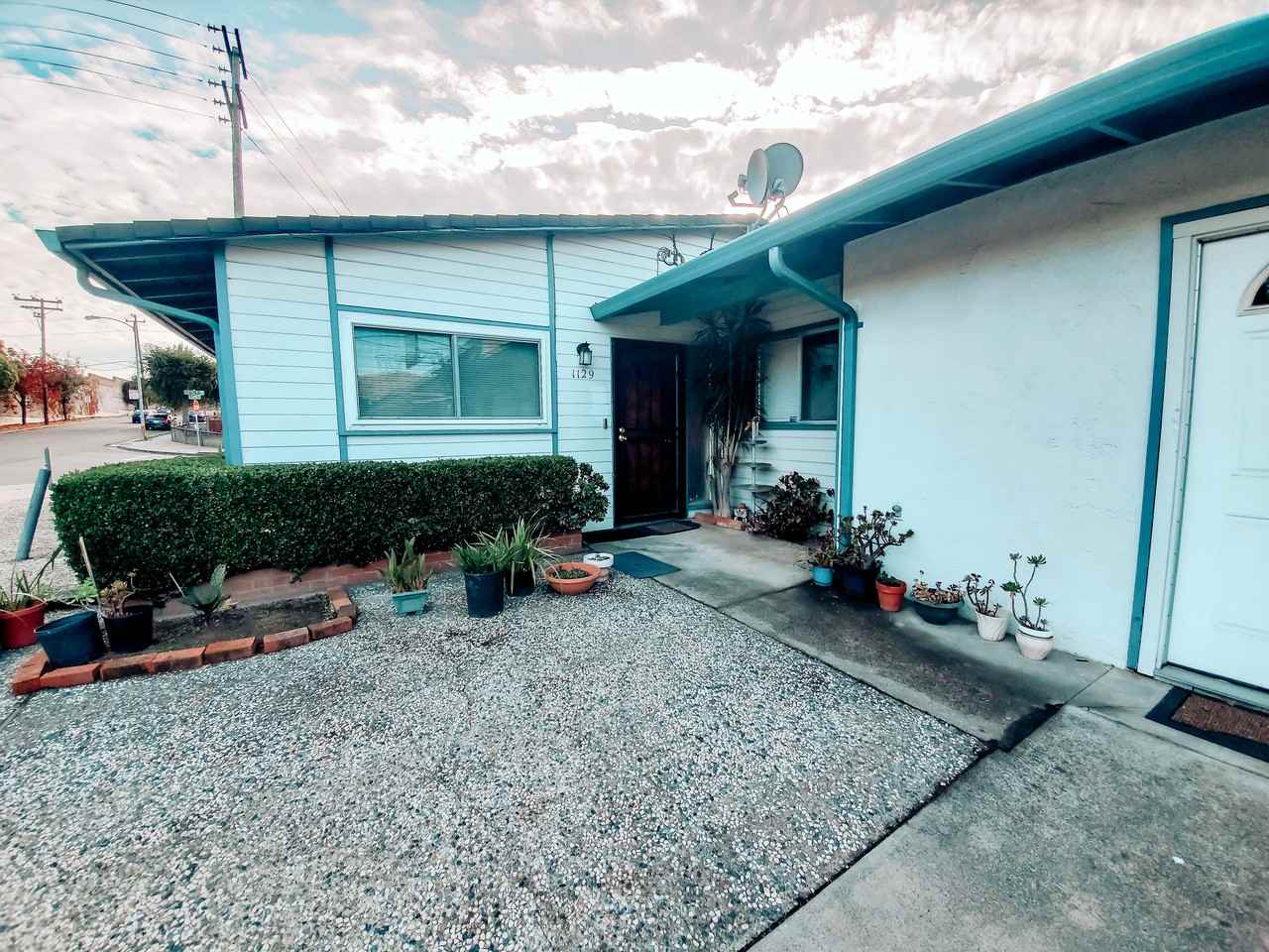 1129 S 55th St - Photo 2 of 15