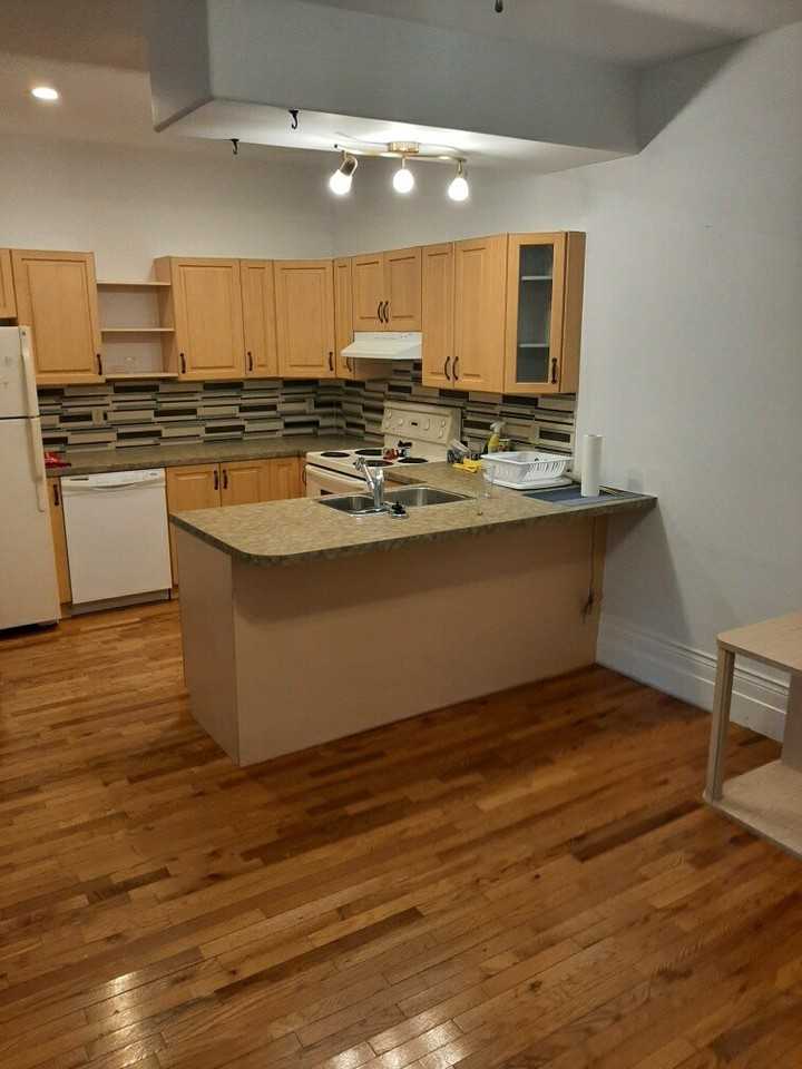 689 George St. #2 - Photo 3 of 8