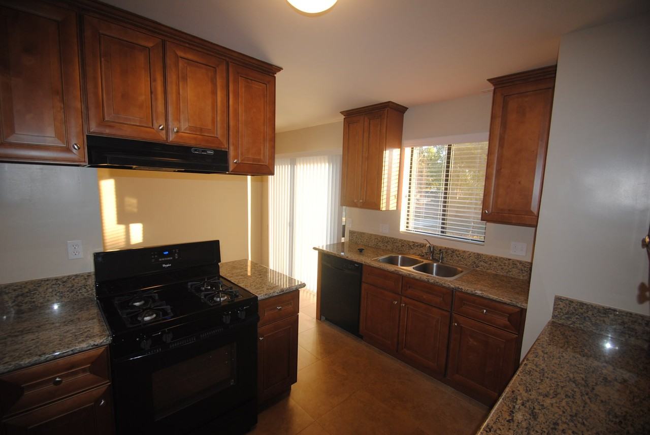 27143 Crest St - Photo 2 of 5