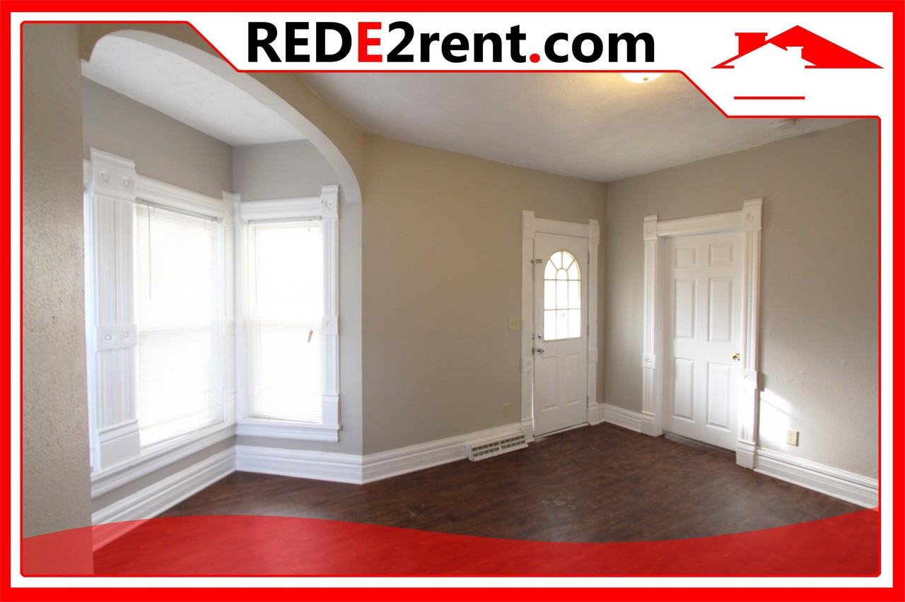 327 Vernon Ave #1 - Photo 3 of 13
