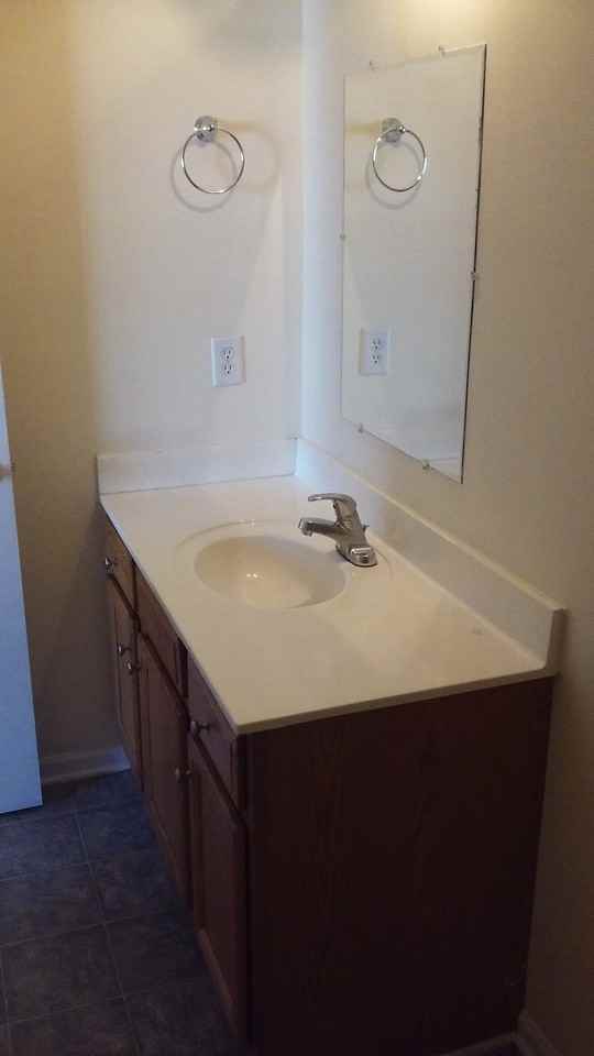 233 Anna St - Photo 7 of 19