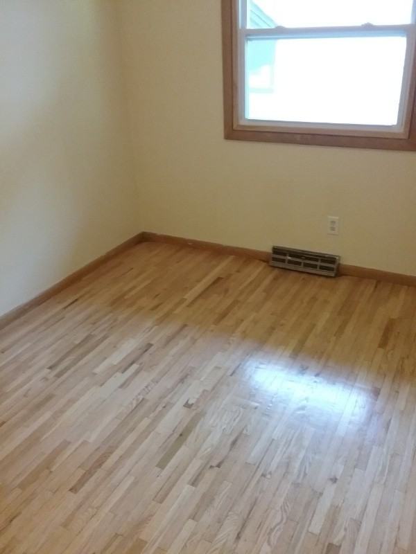 1310 Saint Anthony Pkwy - Photo 3 of 7