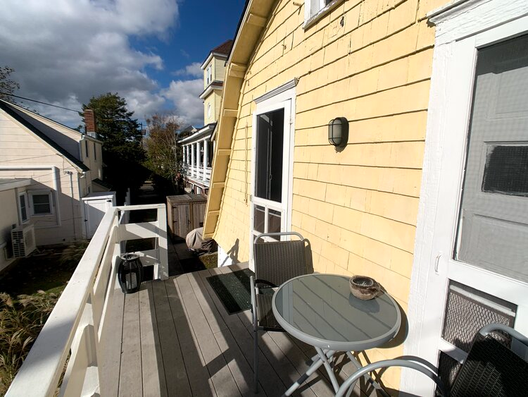 321 Wesley Ave #3 - Photo 3 of 22