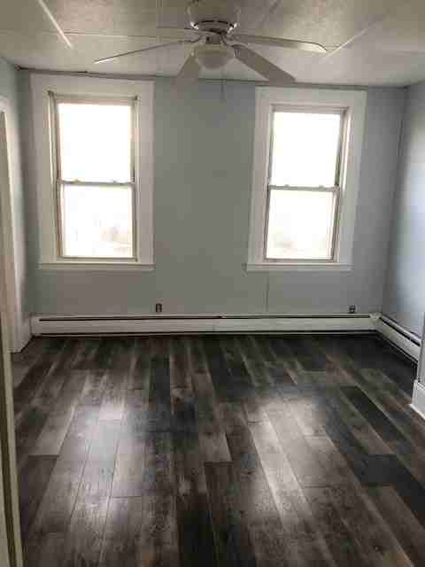 623 Marshall St - Photo 4 of 10